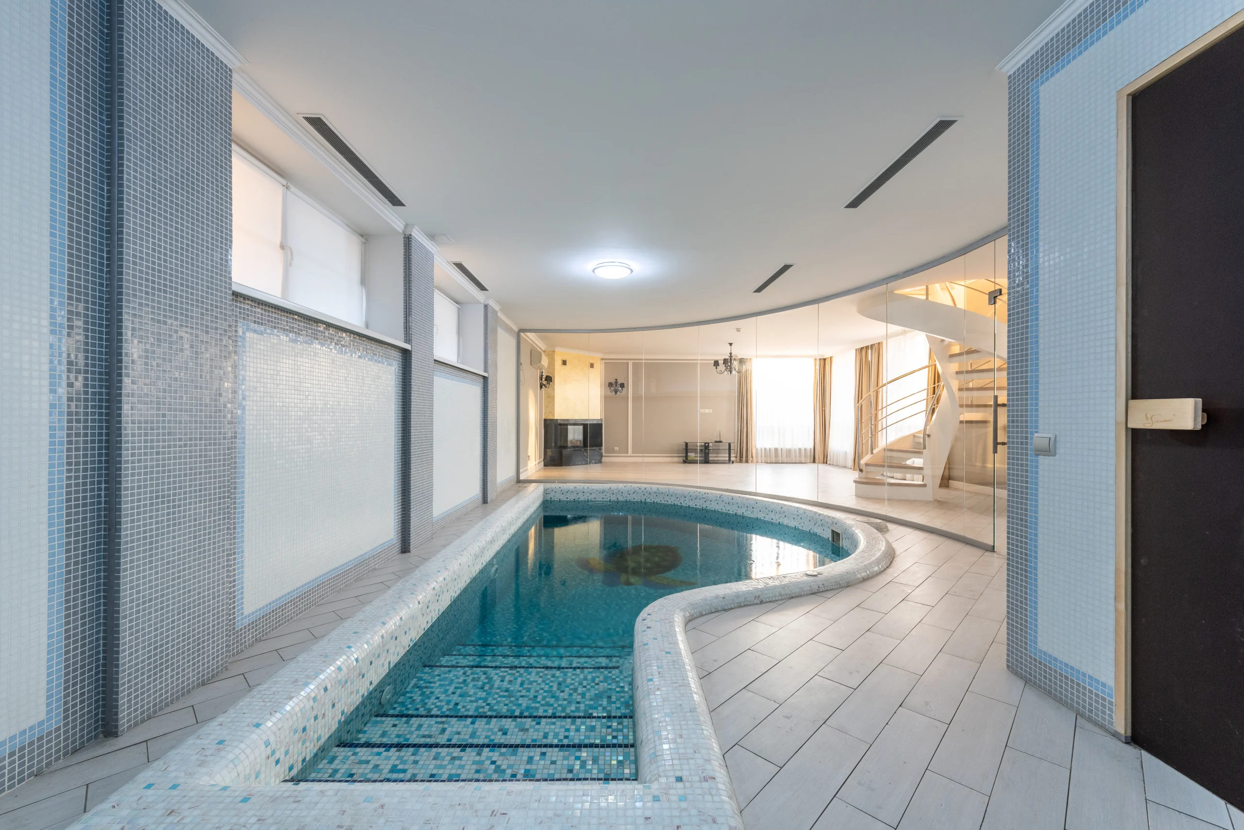 Indoor spa pool with jets